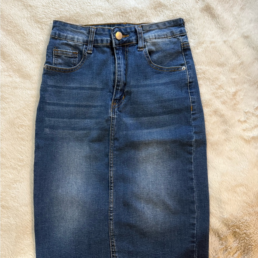 SHEIN High Rise Dark Blue Jeans